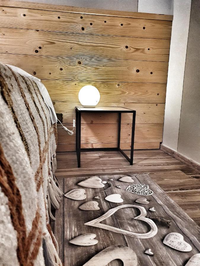 B&B Il Pettirosso Malonno Bagian luar foto