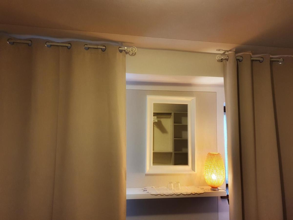 B&B Il Pettirosso Malonno Bagian luar foto