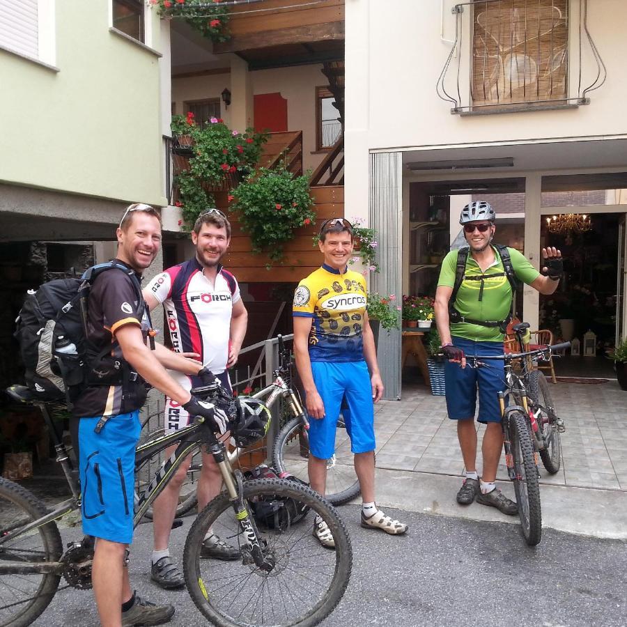 B&B Il Pettirosso Malonno Bagian luar foto
