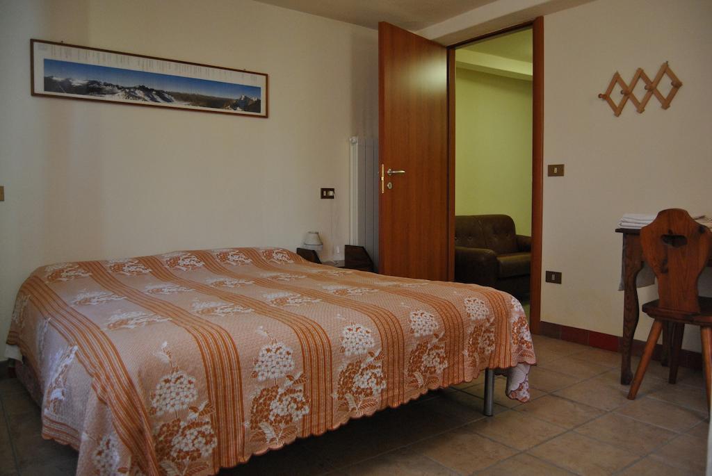 B&B Il Pettirosso Malonno Ruang foto