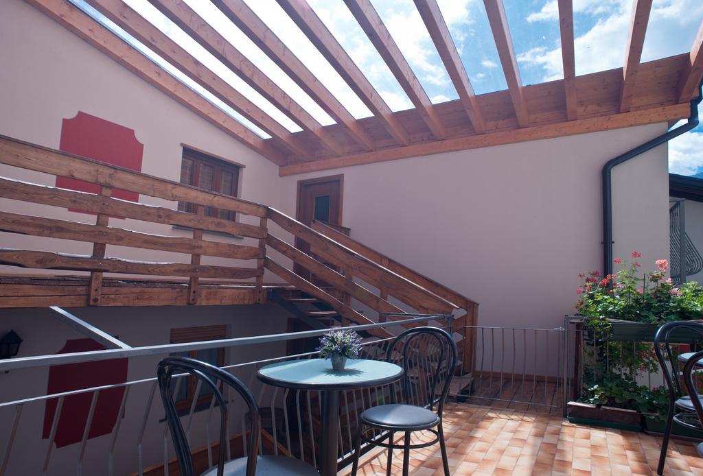 B&B Il Pettirosso Malonno Bagian luar foto